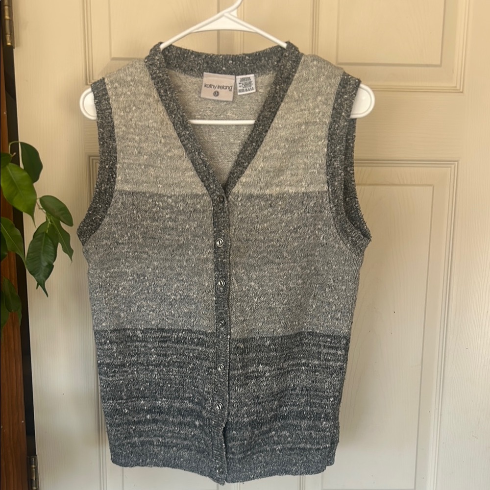 Kathy Ireland Gray Sleeveless Sweater Vest